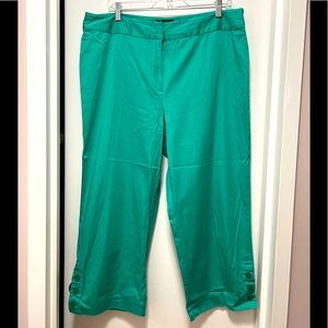 STYLE & CO Stretch Capris Green